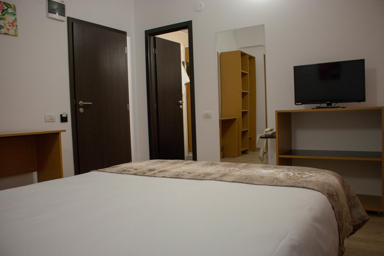 Rent Room N&S Iasi Eksteriør billede