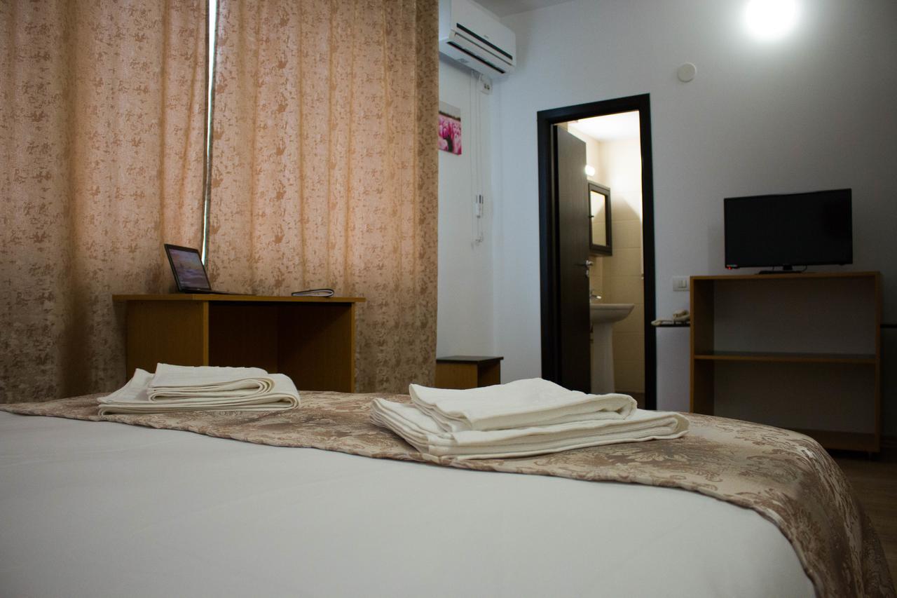 Rent Room N&S Iasi Eksteriør billede